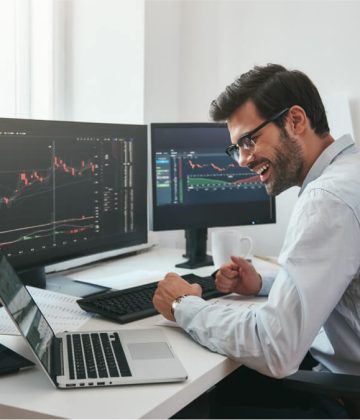 lucky-day-happy-young-businessman-or-trader-in-fo-2021-12-14-03-14-32-utc.jpg lucky-day-happy-young-businessman-or-trader-in-fo-2021-12-14-03-14-32-utc.jpg